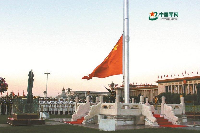 如果一个太阳大小的冰球和太阳相撞，会发生什么？